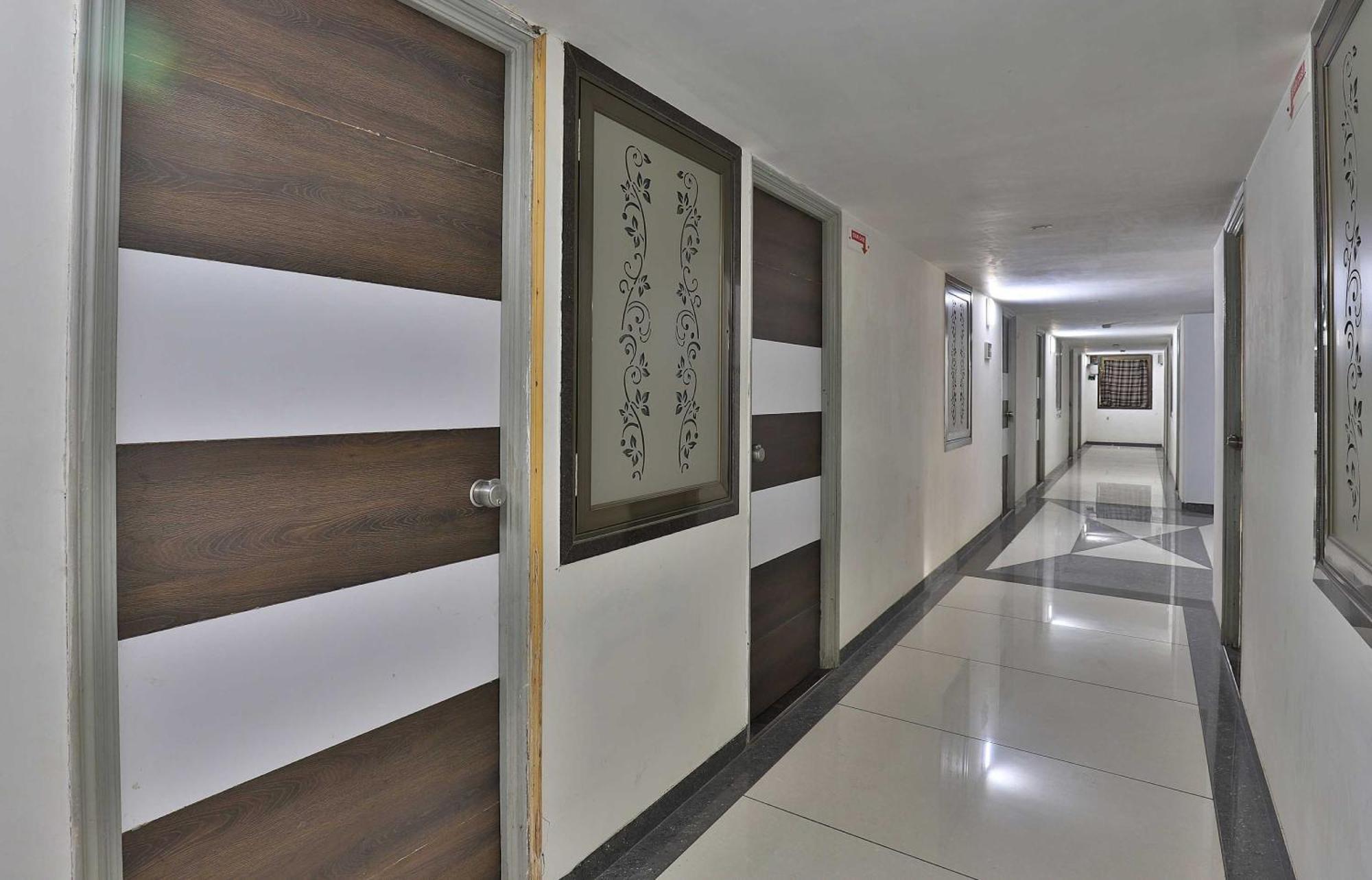 Hotel Collection O Panchsheel à Vadodara Extérieur photo