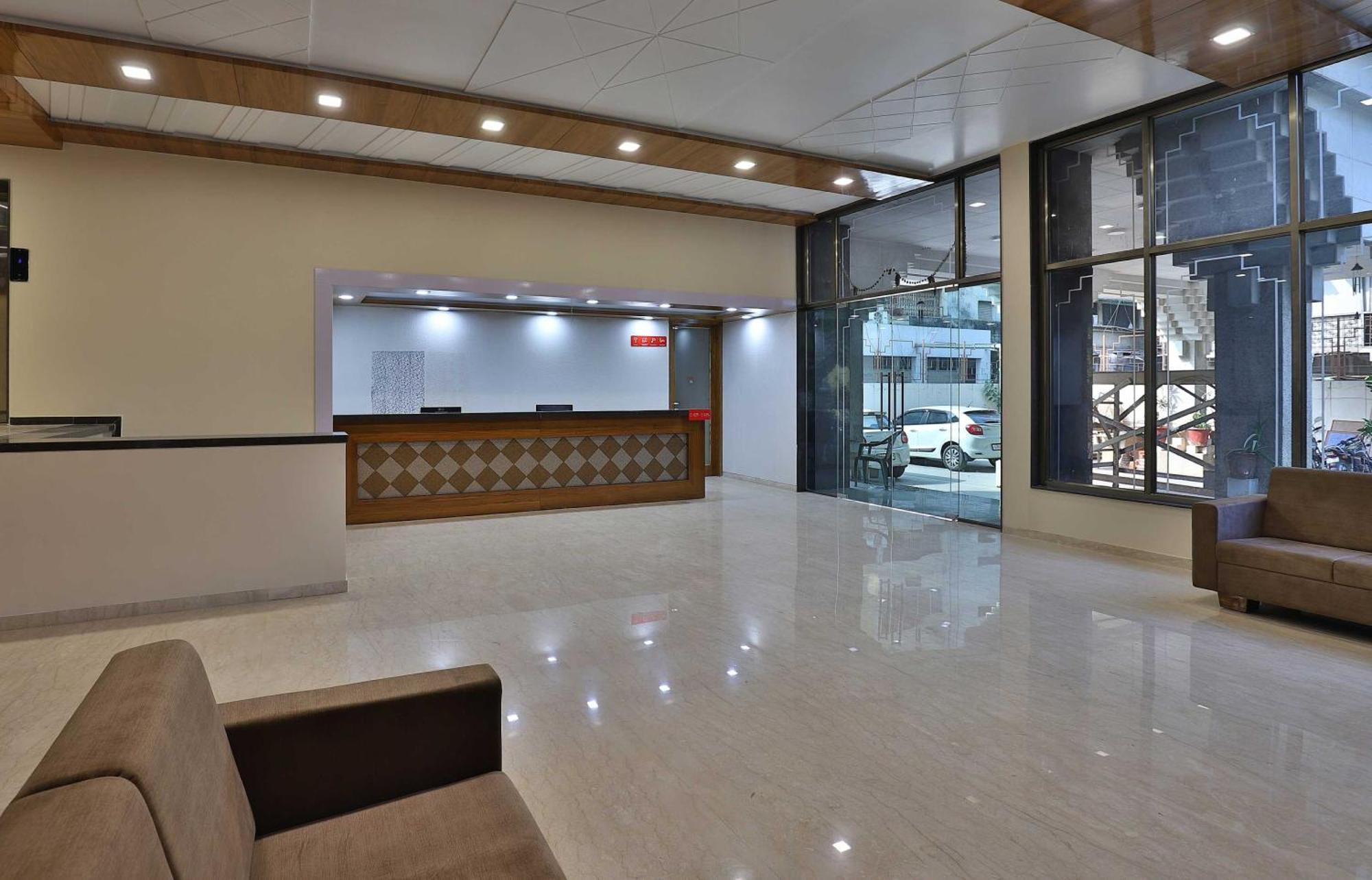 Hotel Collection O Panchsheel à Vadodara Extérieur photo