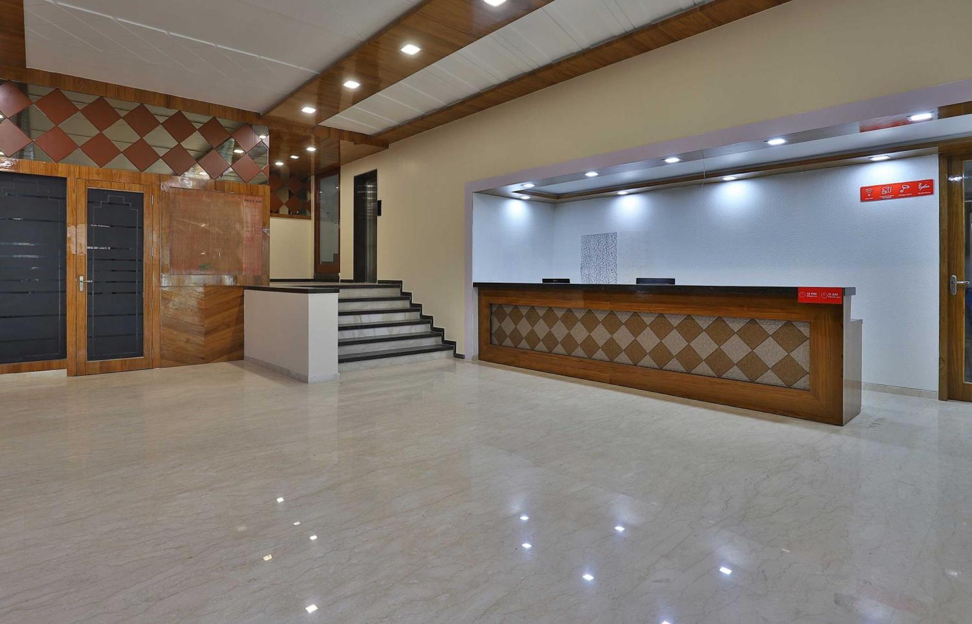 Hotel Collection O Panchsheel à Vadodara Extérieur photo