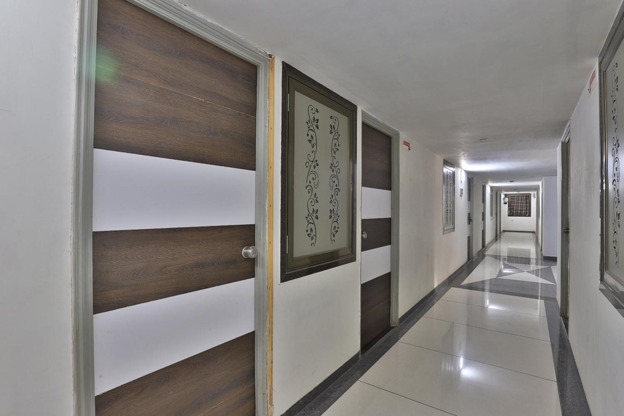 Hotel Collection O Panchsheel à Vadodara Extérieur photo